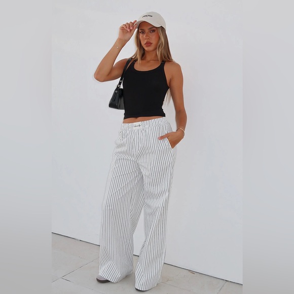 White Fox Boutique Walking Out Striped Pants White Size Small - Picture 6 of 12